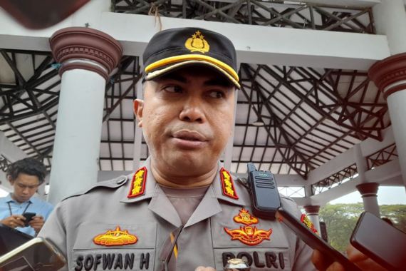 Pria di Serang Nekat Mencuri Motor Dinas, Aksinya Terekam CCTV - JPNN.COM