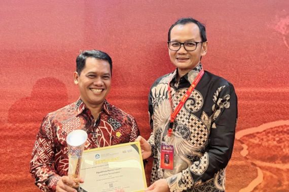 Kemendikbudristek Anugerahkan Academic Leader Award 2023 kepada Rektor Untar - JPNN.COM
