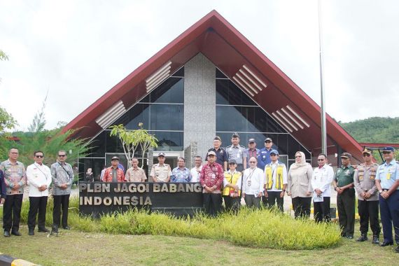 Kunjungi Perbatasan, BNPP dan Kemenko Polhukam Evaluasi Pembangunan PLBN Jagoi Babang - JPNN.COM