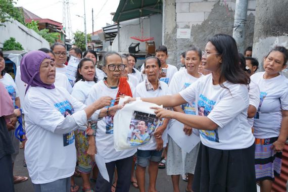 Bergerak di Jakarta, Relawan Mas Gibran Bagikan Bantuan kepada Warga - JPNN.COM