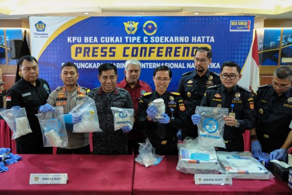 Bea Cukai Soekarno-Hatta Ungkap Penyelundupan Narkoba dalam Gulungan Senar Pancing - JPNN.COM
