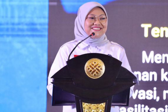 Menaker Ida Fauziyah Berharap Penerima Bantuan TKM Kembangkan Usaha Berbasis Digital - JPNN.COM