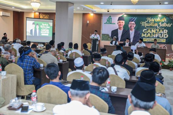 Ulama dan Kiai di Tasikmalaya Berkomitmen Menangkan Ganjar-Mahfud pada 2024 - JPNN.COM