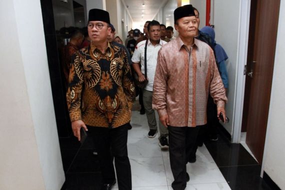 Wakil Ketua MPR Yandri Susanto: 2024, Banten Insyaallah jadi Embarkasi Haji - JPNN.COM
