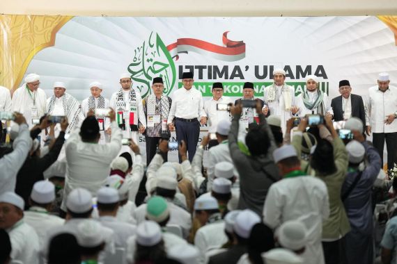 Anies Teken Pakta Integritas Ijtima Ulama, Gus Maksum Pastikan Kiai NU Tetap Dukung AMIN - JPNN.COM