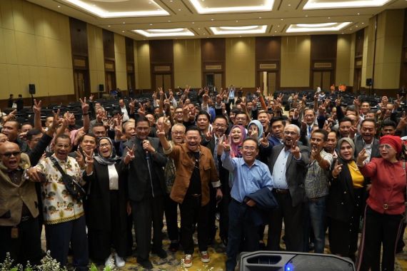 Ratusan Advokat yang Dipimpin Otto Hasibuan Deklarasi Dukung Prabowo-Gibran - JPNN.COM