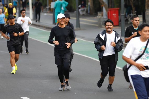 Lari Pagi di CFD Sudirman, Ganjar Ditemani Artis hingga Influencer - JPNN.COM