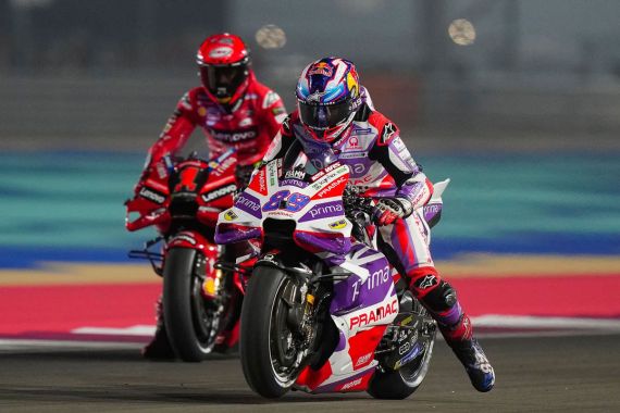 2 Kali Senggol Pecco, Martin Juara Sprint MotoGP Qatar 2023 - JPNN.COM