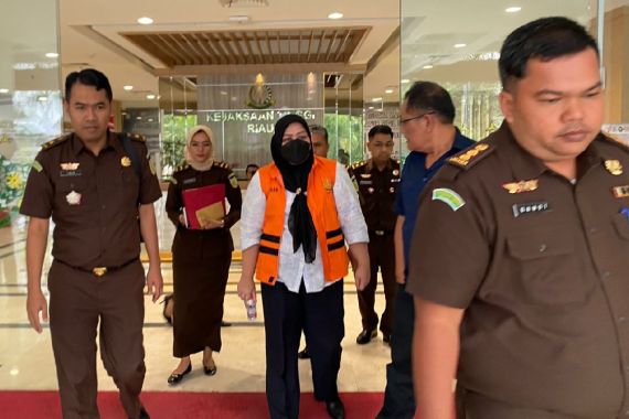 Dugaan Korupsi BLU Rp 7,6 Miliar, Mantan Rektor UIN Suska dan Bendahara Jadi Tersangka - JPNN.COM