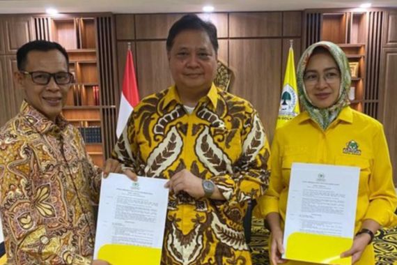 Airlangga Tugasi Jaro Ade Memenangkan Prabowo-Gibran dan Golkar di Kabupaten Bogor - JPNN.COM