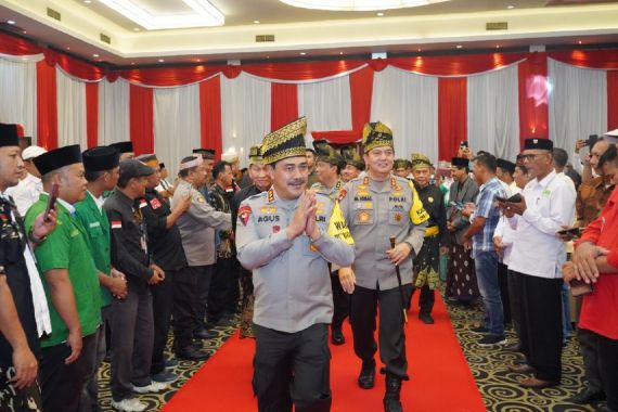 Silaturahmi dengan Elemen Masyarakat Riau, Wakapolri Sampaikan Pesan Persatuan - JPNN.COM