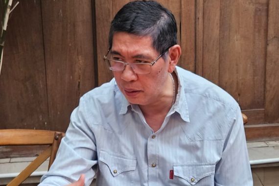 Eks Senior PDIP: Jokowi Harusnya Diperlakukan sebagai Partner Partai, Bukan Petugas - JPNN.COM