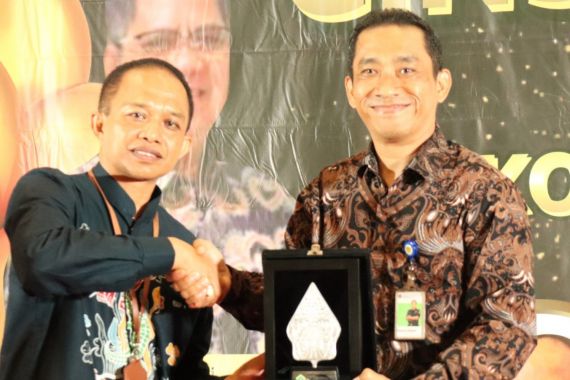 Bea Cukai Tanjung Perak Raih Penghargaan Intansi Pemerintah dari GINSI Award 2023 - JPNN.COM