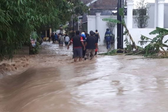 Banjir Bandang Terjang Kabupaten Semarang - JPNN.COM