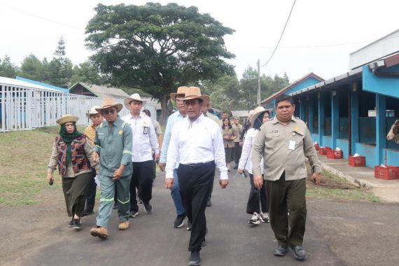 Mentan Amran Pacu Produktivitas Semen Beku Ternak untuk Genjot Produksi Daging dan Susu - JPNN.COM