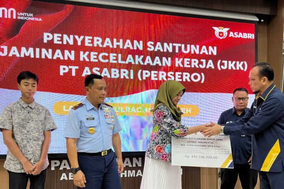 ASABRI Serahkan Manfaat JKK Kepada 5 Ahli Waris Keluarga Prajurit TNI AU - JPNN.COM
