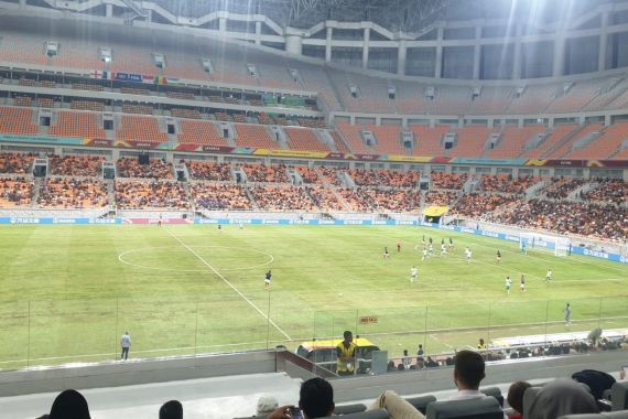 Atap Stadion Jadi Sorotan saat JIS Tergenang Air, Pengamat: Katanya Bisa Buka Tutup - JPNN.COM