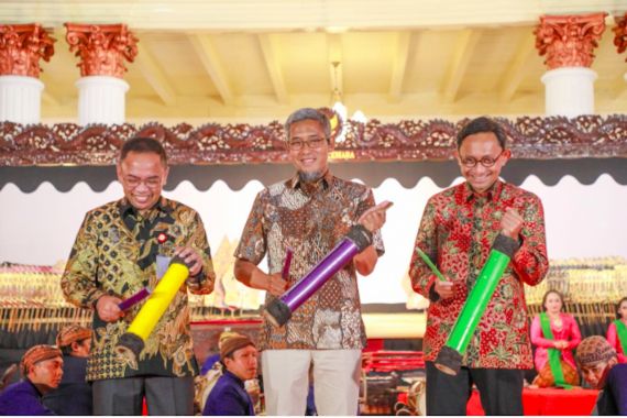 Pemprov Jateng Dorong OJK Tingkatkan Literasi Keuangan - JPNN.COM