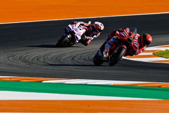 Live Streaming MotoGP Valencia: Posisi Start Berubah Mendadak, Pecco Paling Depan - JPNN.COM