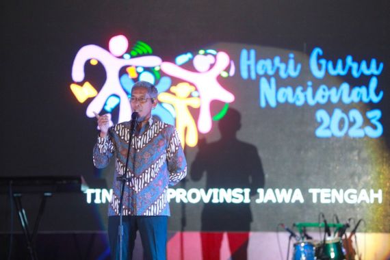 Peringati HGN, Pemprov Jateng Puji Peran Penting Guru Ciptakan SDM Unggul - JPNN.COM