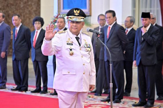Dilantik Jadi Gubernur Riau, Edy Natar Nasution Sampaikan Janji Begini - JPNN.COM