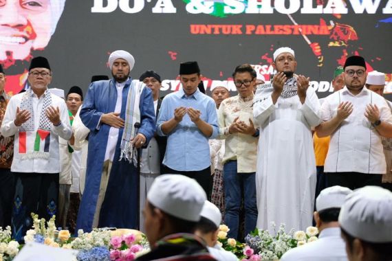 Prabowo-Gibran Gelar Selawatan Bersama Seluruh Tim Jelang Masa Kampanye - JPNN.COM