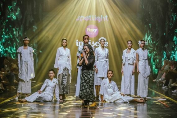 Indische by Rengganis Hadirkan Kebaya Cinta di SPOTLIGHT Indonesia 2023 – Culture: Then and Now - JPNN.COM