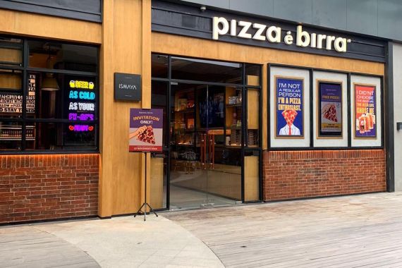 Pizza E Birra Jadi Destinasi Hangout dan 'Nobar' Baru di Batam - JPNN.COM