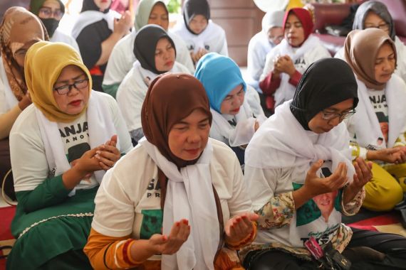 Sukarelawan Tuan Guru Doakan Ganjar-Mahfud Menang di Pilpres 2024 - JPNN.COM