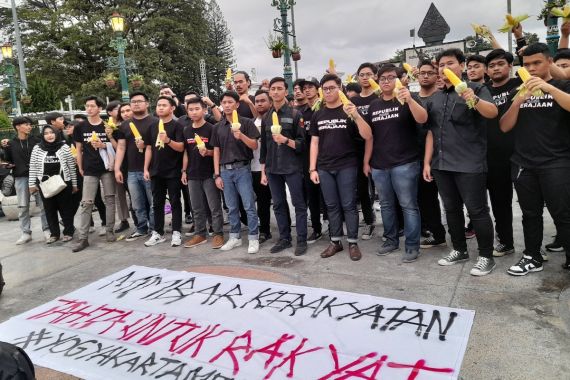 Mahasiswa Turun ke Jalan, Kecam Demokrasi Buruk Era Jokowi - JPNN.COM