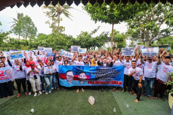 Paguyuban Pangkas Rambut Asgar Garut Berkomitmen Memenangkan Prabowo-Gibran - JPNN.COM