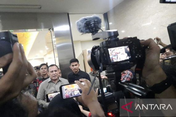 5 Berita Terpopuler: Firli Bahuri Minta Maaf, KPK Kini Karut Marut, YLBHI Menduga Jokowi Ikut Campur - JPNN.COM