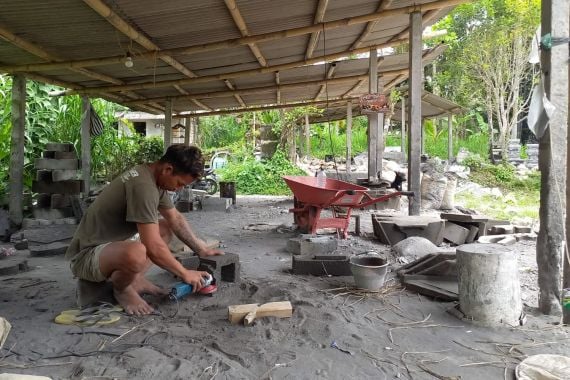 Pemberdayaan BRI Bikin Klaster Perajin Batu Paras Taro di Bali Makin Berkembang - JPNN.COM