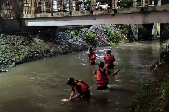 Seorang Balita di Mataram Hilang Terseret Arus Sungai - JPNN.COM