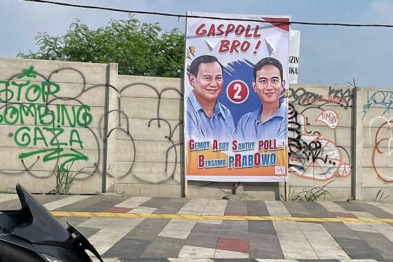 Billboard Gaspoll Bro! Prabowo-Gibran di Depok Menarik Perhatian Warga - JPNN.COM