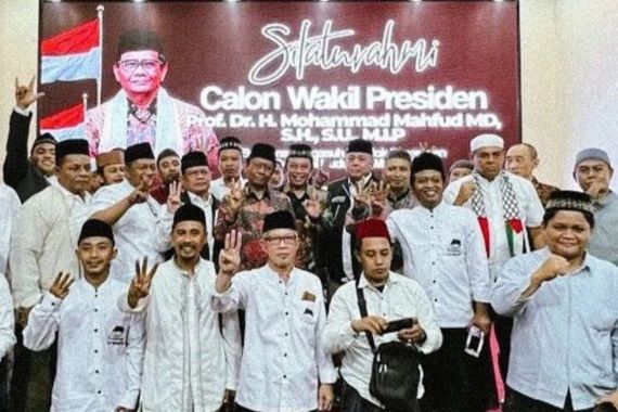Pemilu Buruk Tak Akan Membuat Indonesia Berkah, K.H. Abdul Hamid Sebut Mahfud Istikamah - JPNN.COM