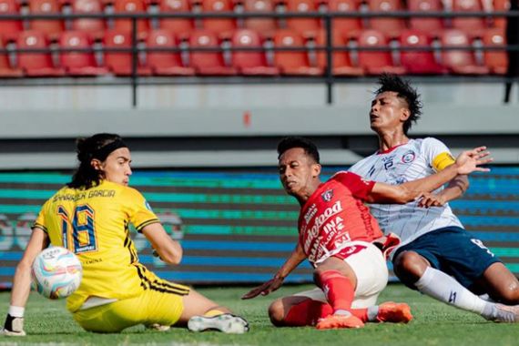 Bali United vs Arema FC: Fernando Valente Sebut Singo Edan Hadapi 3 Lawan - JPNN.COM