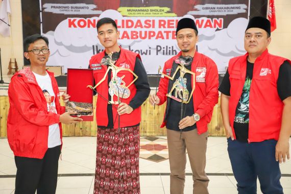 Kaesang Perkenalkan Caleg Andalan PSI di Jatim VII Sholeh - JPNN.COM