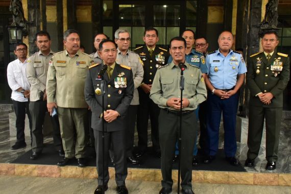 Mentan-Panglima TNI Teken MoU, Kembalikan Swasembada Pangan & Optimasi Lahan Tidur - JPNN.COM