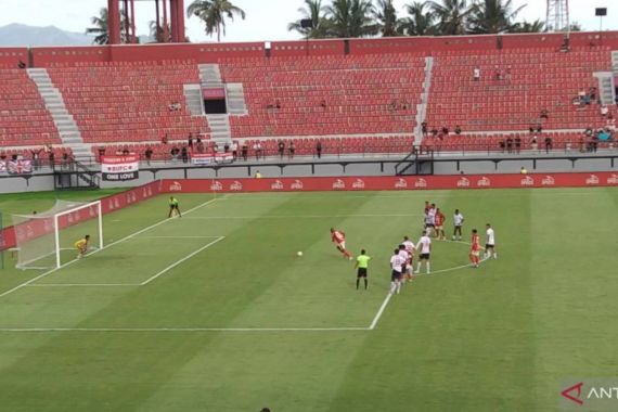 Bali United Naik ke Posisi Dua, Arema FC Makin Terbenam di Zona Degradasi - JPNN.COM