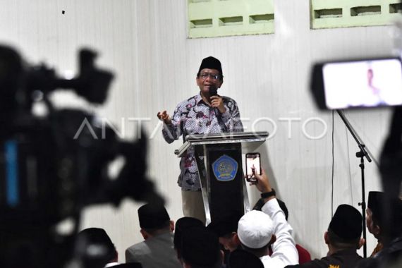 Tegaskan Politik Tidak Kotor, Mahfud Ajak Warga Pesantren Mencoblos - JPNN.COM