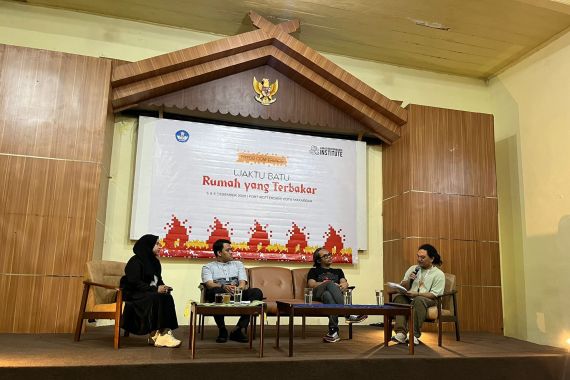 Kemendikbudristek Gelar Pertunjukan Silang Media 'Waktu Batu, Rumah yang Terbakar' di Makassar - JPNN.COM