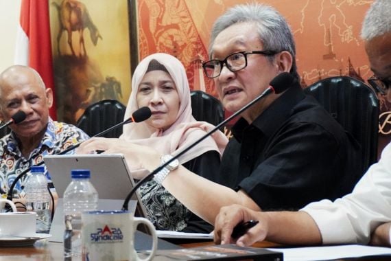 Maqdir Ismail Ungkap Alasan Maju Jadi Caleg DPR RI: Hukum Belum Menjadi Panglima - JPNN.COM