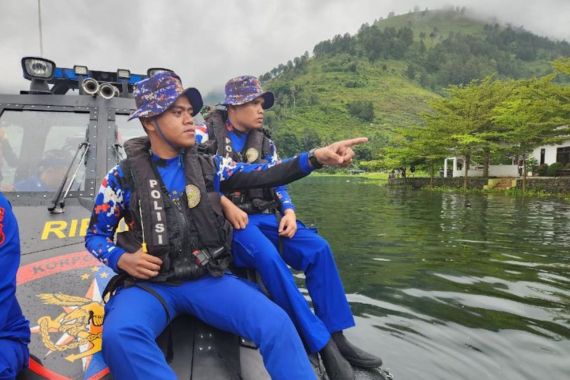 5 Penyelam Polda Sumut Dikerahkan untuk Mencari Korban Banjir Bandang Humbahas - JPNN.COM