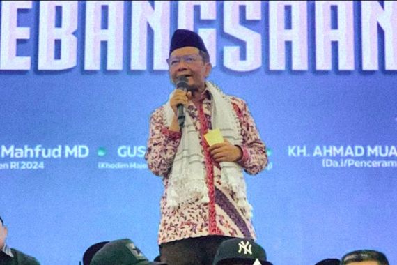 Hadiri Istigasah Kebangsaan di Malaysia, Mahfud MD Berkomitmen Perjuangkan PMI Ilegal - JPNN.COM