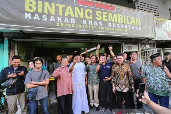 Mahfud Sarapan Bersama WNI di Malaysia, Santap Masakan Khas Nusantara - JPNN.COM