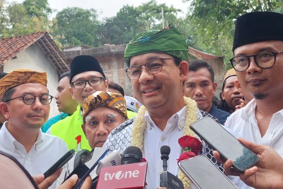 Baliho Caleg PKS Dirusak, Anies: Jangan Pernah Membalas - JPNN.COM