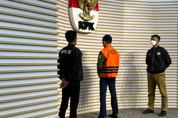 Hendak Masuk ke Mobil Tahanan, Eko Darmanto Mengaku Sudah Bocorkan ke KPK, Apa Itu? - JPNN.COM