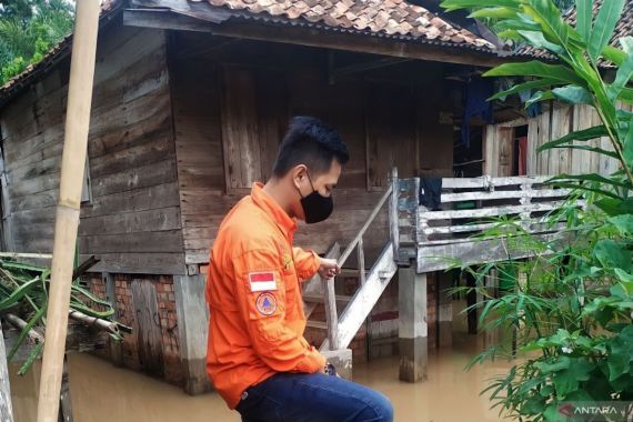 Banjir Merendam 250 Rumah Warga di OKU Sumsel - JPNN.COM