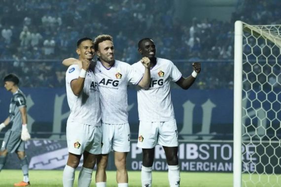 Klasemen Liga 1: Gegara Persik Kediri, Persib Bandung Gagal Menyalip Bali United - JPNN.COM